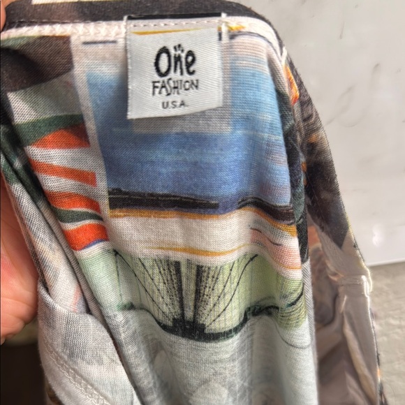 Colorful Graphic New York collage Fitted short Sleeve Tee size Small - Picture 7 of 7